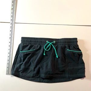 Free Country swim skirt. Good condition. Size M 8/10 charcoal gray and turquoise